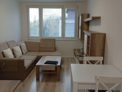 1,5-IZBOVÝ  BYT, 42 m2, TERASA – HRONSKÁ  (3.P/7)