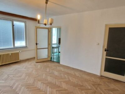 3-izb. byt, 70 m2, lodžia, 2x balkón (7.p), Košice Němcovej